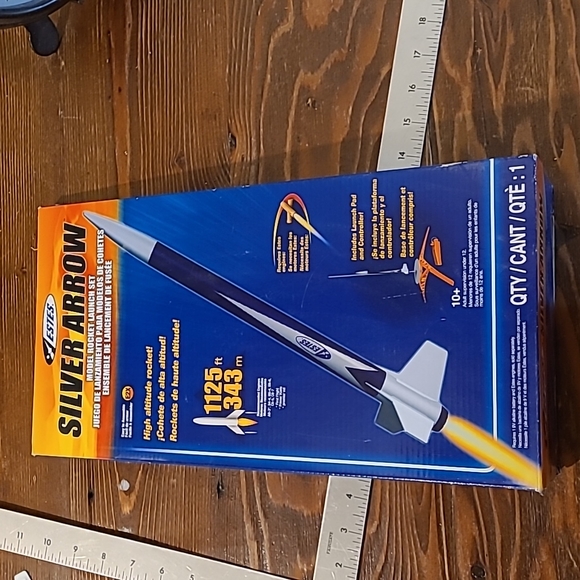 Estes Silver Arrow Launch rocket Set NWT - Picture 2 of 15